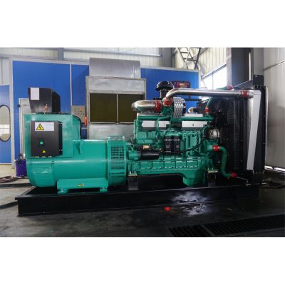 300kw乾能柴油發電機組-乾能12缸柴油機12V135AZD柴油發電機組,缸徑/行程：135/150mm,柴油發電機組水冷發動機功率330KW,柴油發電機組配套馬拉松斯坦福發電機。廠價直銷歡迎選購：13773399855。