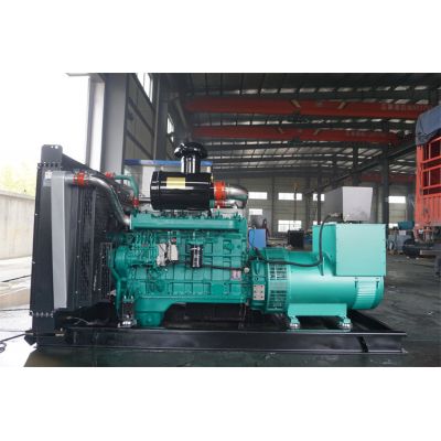 250kw乾能柴油發(fā)電機(jī)組-乾能6缸柴油機(jī)QN9D340D2柴油發(fā)電機(jī)組,缸徑/行程：114/144mm,柴油發(fā)電機(jī)組水冷發(fā)動(dòng)機(jī)功率255KW,柴油發(fā)電機(jī)組配套馬拉松斯坦福發(fā)電機(jī)。廠價(jià)直銷(xiāo)歡迎選購(gòu)：13773399855。