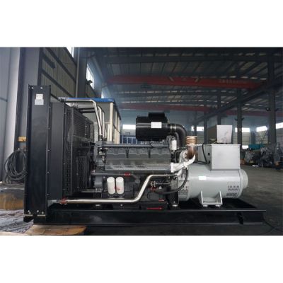 700kw無錫動力柴油發(fā)電機(jī)組-無錫動力12缸柴油機(jī)WX287TAD68柴油發(fā)電機(jī)組,缸徑/行程：138/160mm,柴油發(fā)電機(jī)組水冷發(fā)動機(jī)功率750KW,柴油發(fā)電機(jī)組配套馬拉松斯坦福發(fā)電機(jī)。廠價直銷歡迎選購：13773399855。