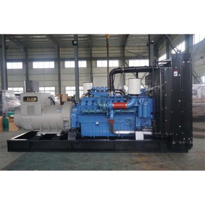 2500kw奔馳柴油發(fā)電機(jī)組-奔馳20缸柴油機(jī)20V4000G63柴油發(fā)電機(jī)組,缸徑/行程：170/210mm,柴油發(fā)電機(jī)組水冷發(fā)動(dòng)機(jī)功率2670KW,柴油發(fā)電機(jī)組配套馬拉松斯坦福發(fā)電機(jī)。廠價(jià)直銷歡迎選購(gòu)：13773399855。