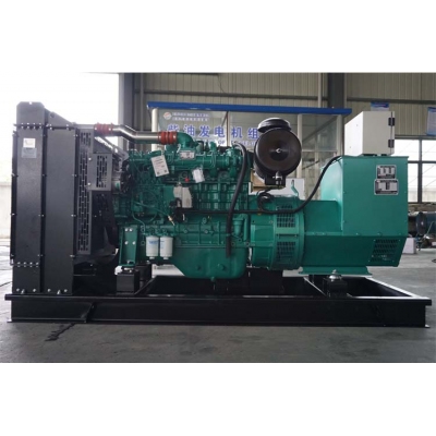 150KW玉柴柴油發電機組-玉柴6缸柴油機YCD6Q23H8-210,柴油發電機組缸徑/行程：108/135mm,柴油發電機組水冷發動機功率154KW,柴油發電機組配套馬拉松斯坦福發電機。廠價直銷歡迎選購：13773399855。